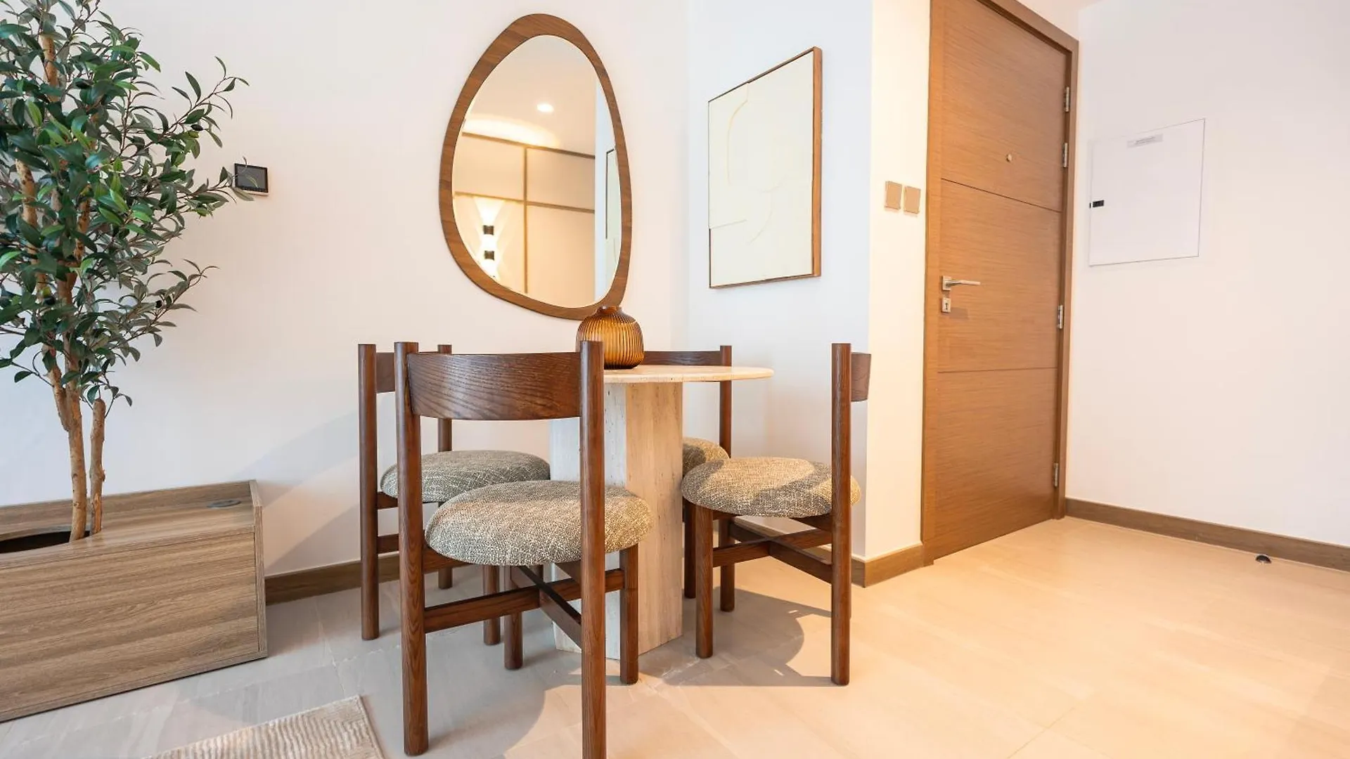 Elegant 2-Bedroom Apartment, Branded & Luxury Amenities Dubai