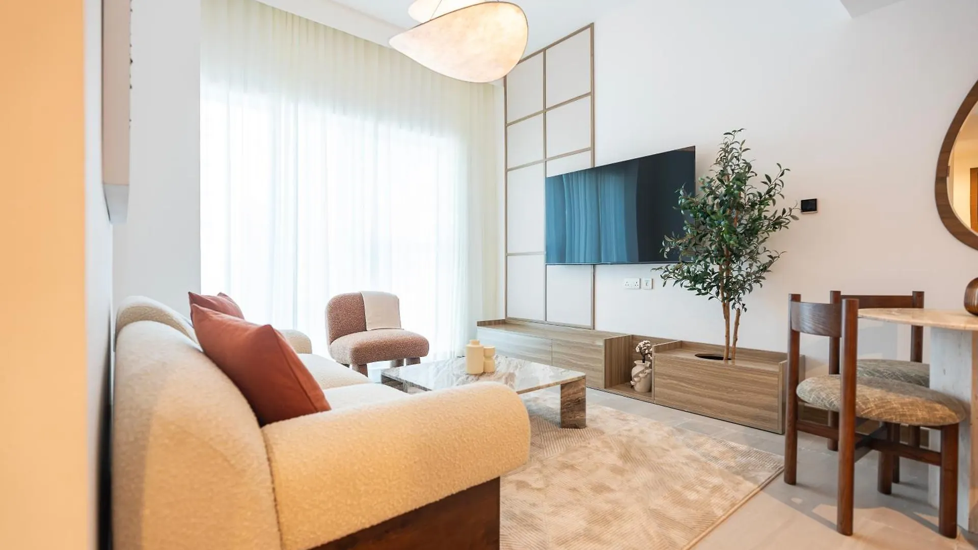 Apartment Elegant 2-Bedroom Apartment, Branded & Luxury Amenities Dubai