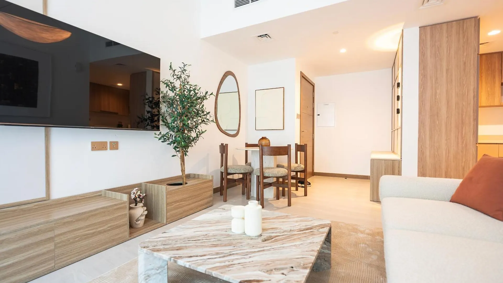 Apartment Elegant 2-Bedroom Apartment, Branded & Luxury Amenities Dubai