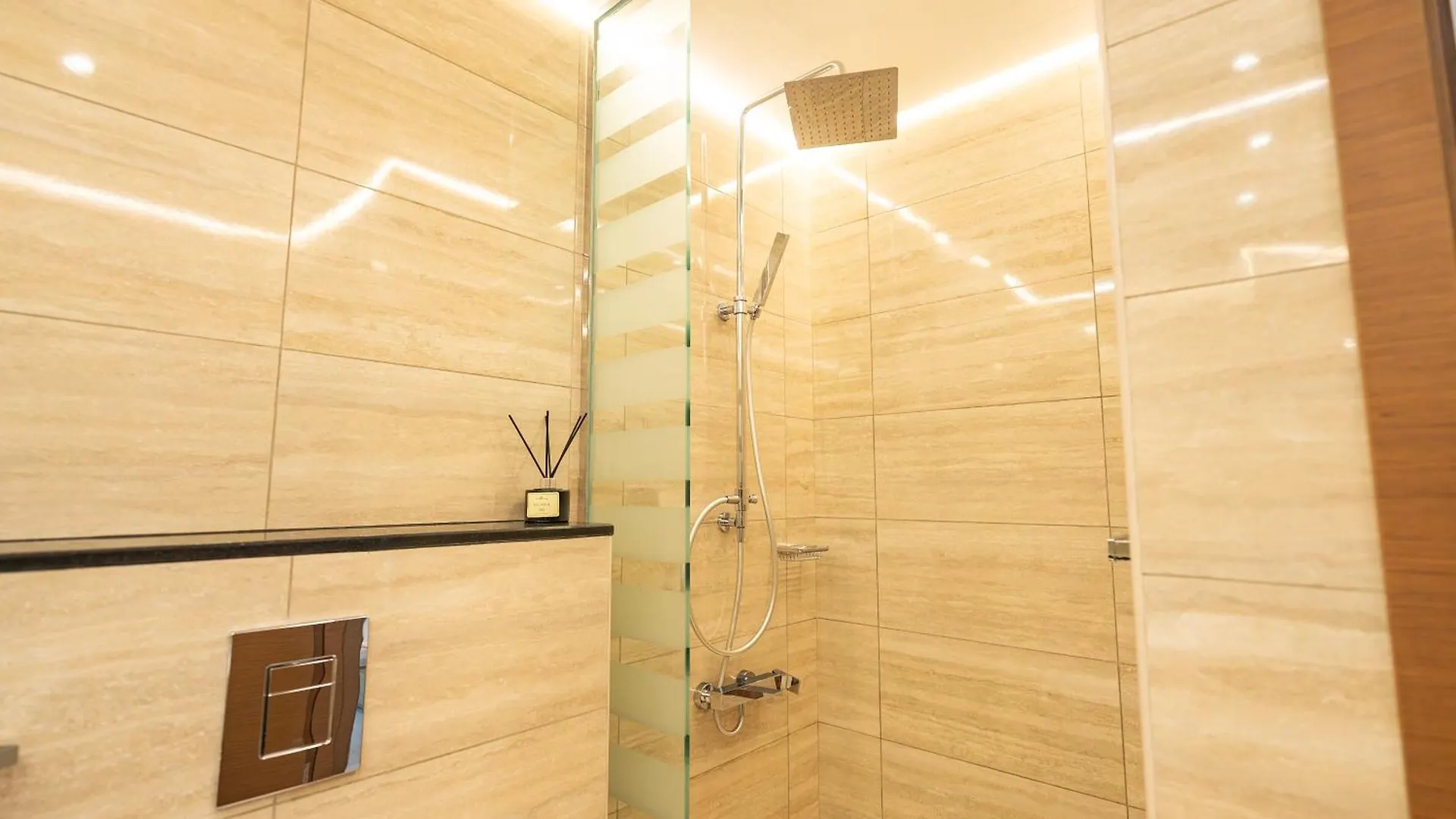Apartment Elegant 2-Bedroom Apartment, Branded & Luxury Amenities Dubai