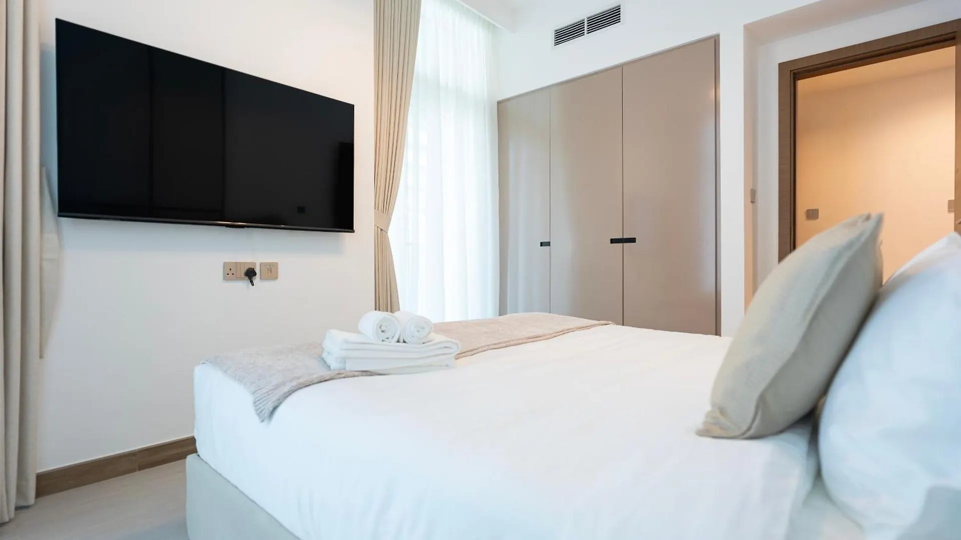 Elegant 2-Bedroom Apartment, Branded & Luxury Amenities Dubai Apartment