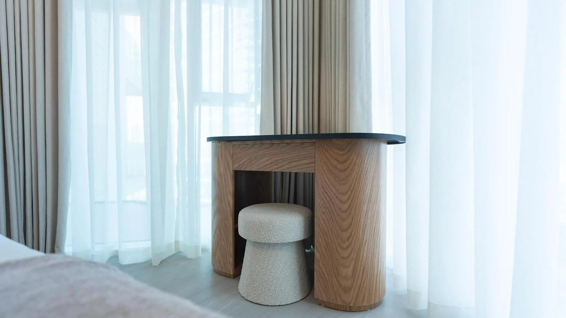 Apartment Elegant 2-Bedroom Apartment, Branded & Luxury Amenities Dubai